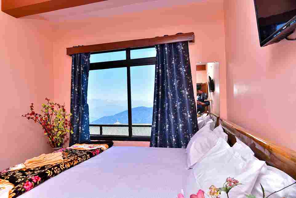 Hotels in Darjeeling with Kanchenjunga View